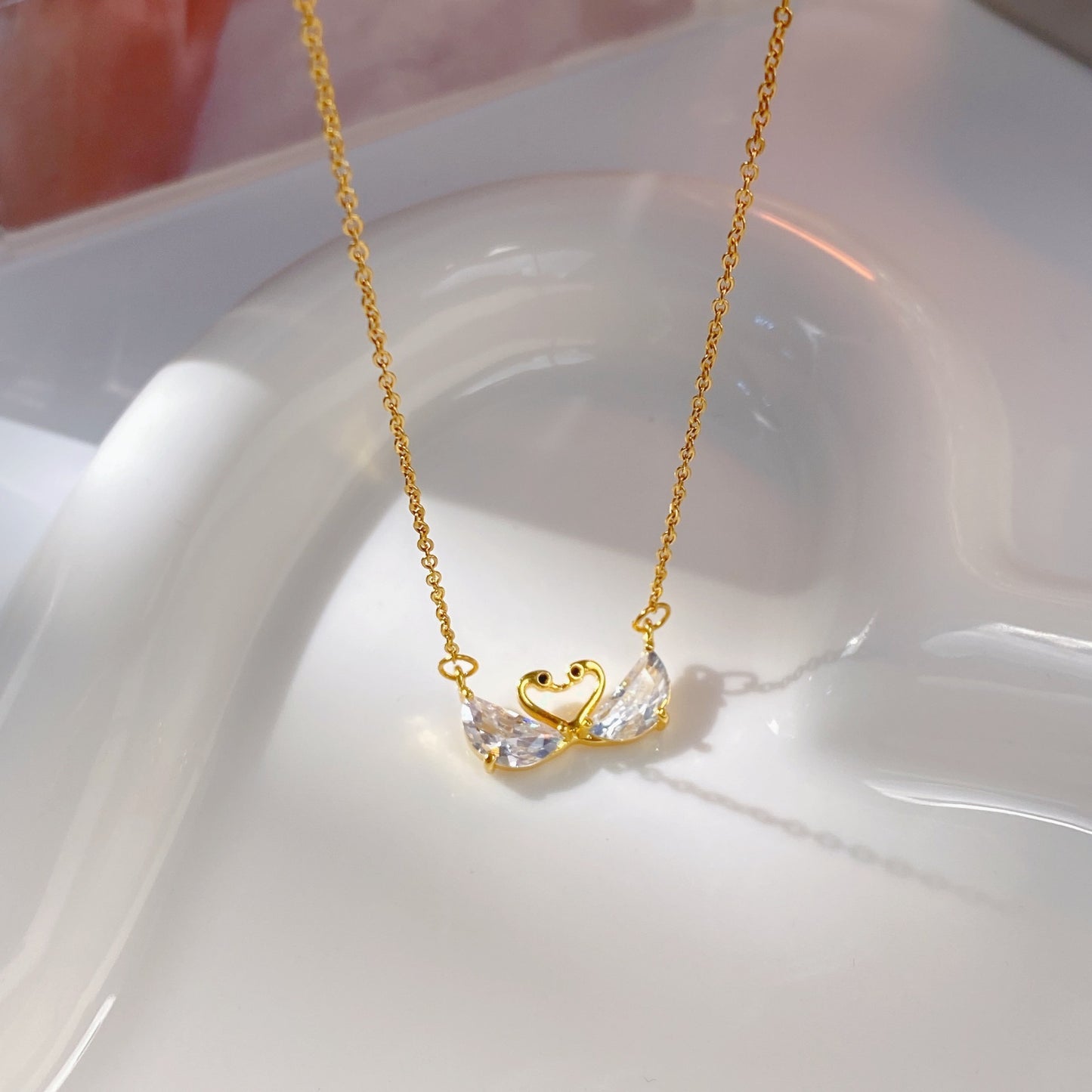 Original Design Swan-Shaped Titanium Steel Necklace for Women with Zircon Crystal Pendant, Electroplated Finish, Delicate Clavicle Chain