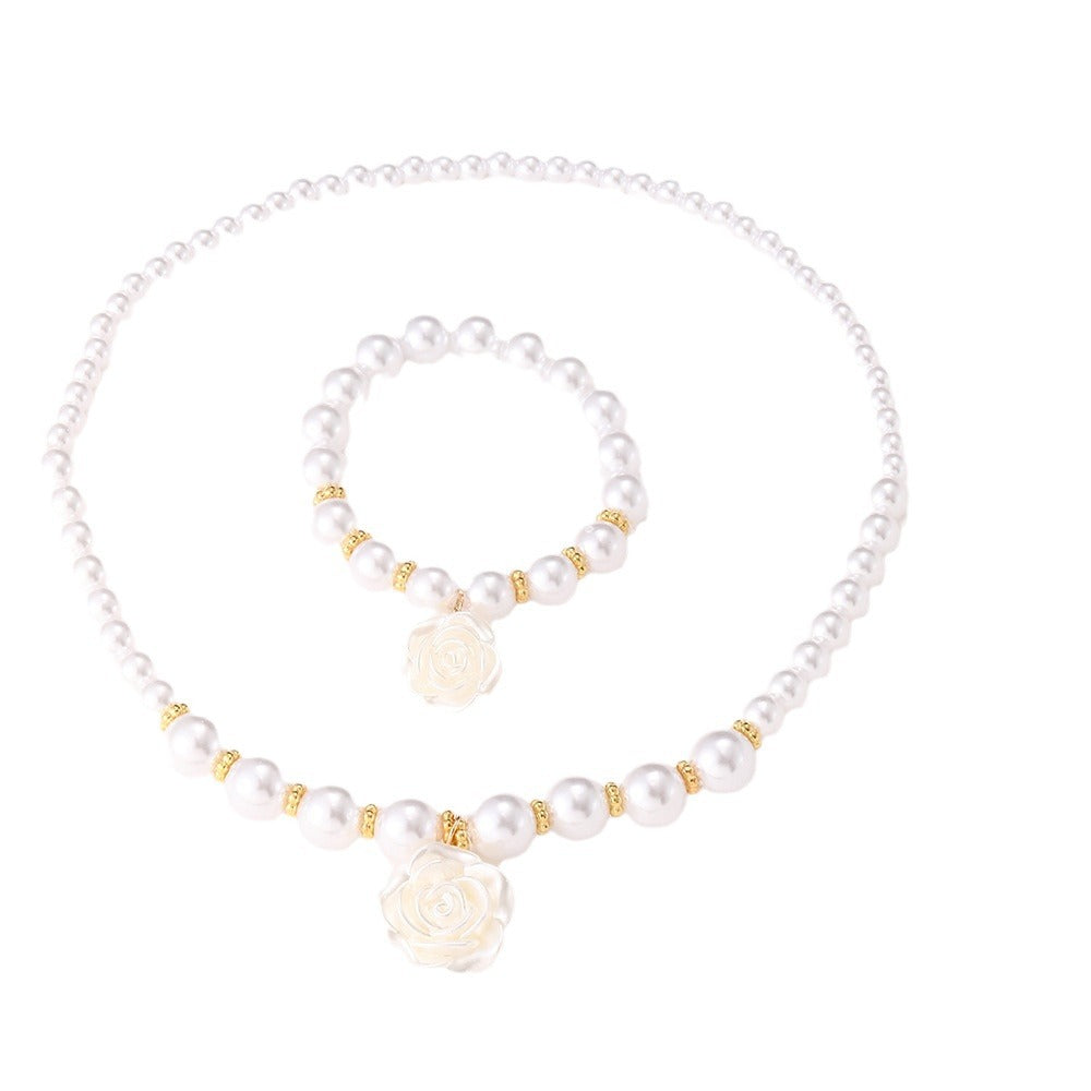 Completo collana Sweet Floral Camellia Pearl per bambine con ciondolo in acrilico e catena di perle