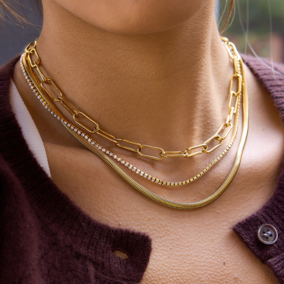 Collar de cadena de serpiente de acero inoxidable geométrico con colgante de acero de titanio y chapado en oro al vacío PVD para mujer