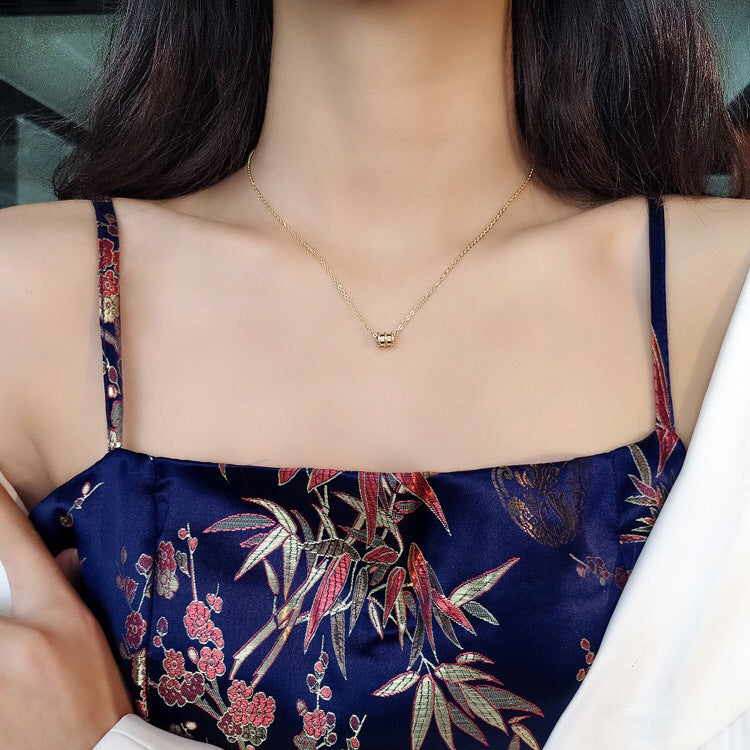 Minimalist Geometric Waist-Shaped Titanium Steel Necklace for Women with 18K Rose Gold Plating and O-Chain