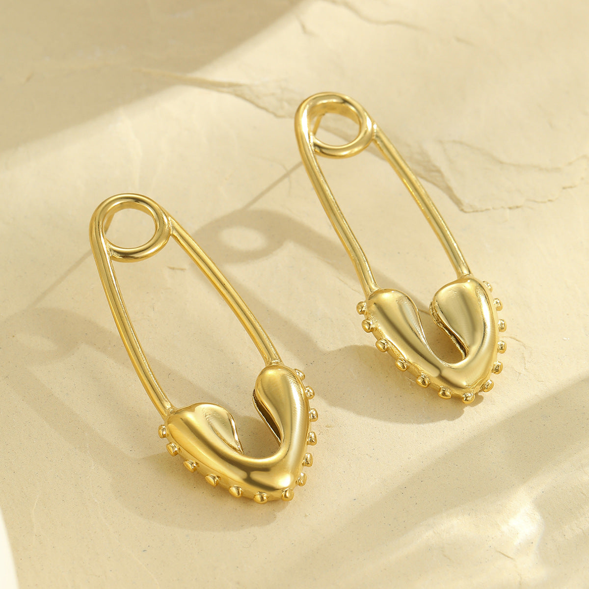 Fashionable Heart-Shaped Stainless Steel Electroplated Earrings for Women with Minimalist Geometric Design and Luxe Finish