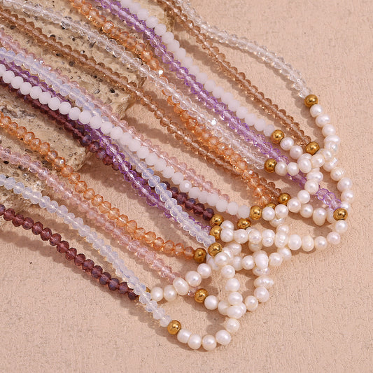 Collana Pendente Geometrica alla Moda in Acciaio Inossidabile da Donna con Pendente in Acciaio al Titanio, Finitura Placcata, Perle d'Acqua Dolce e Cristalli Taglio Leggero