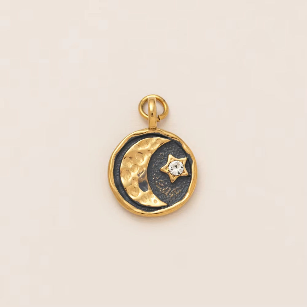 Ciondolo Bar Vintage in Acciaio Inossidabile Placcato Oro 18K con Motivo Geometrico Sole, Luna e Stella