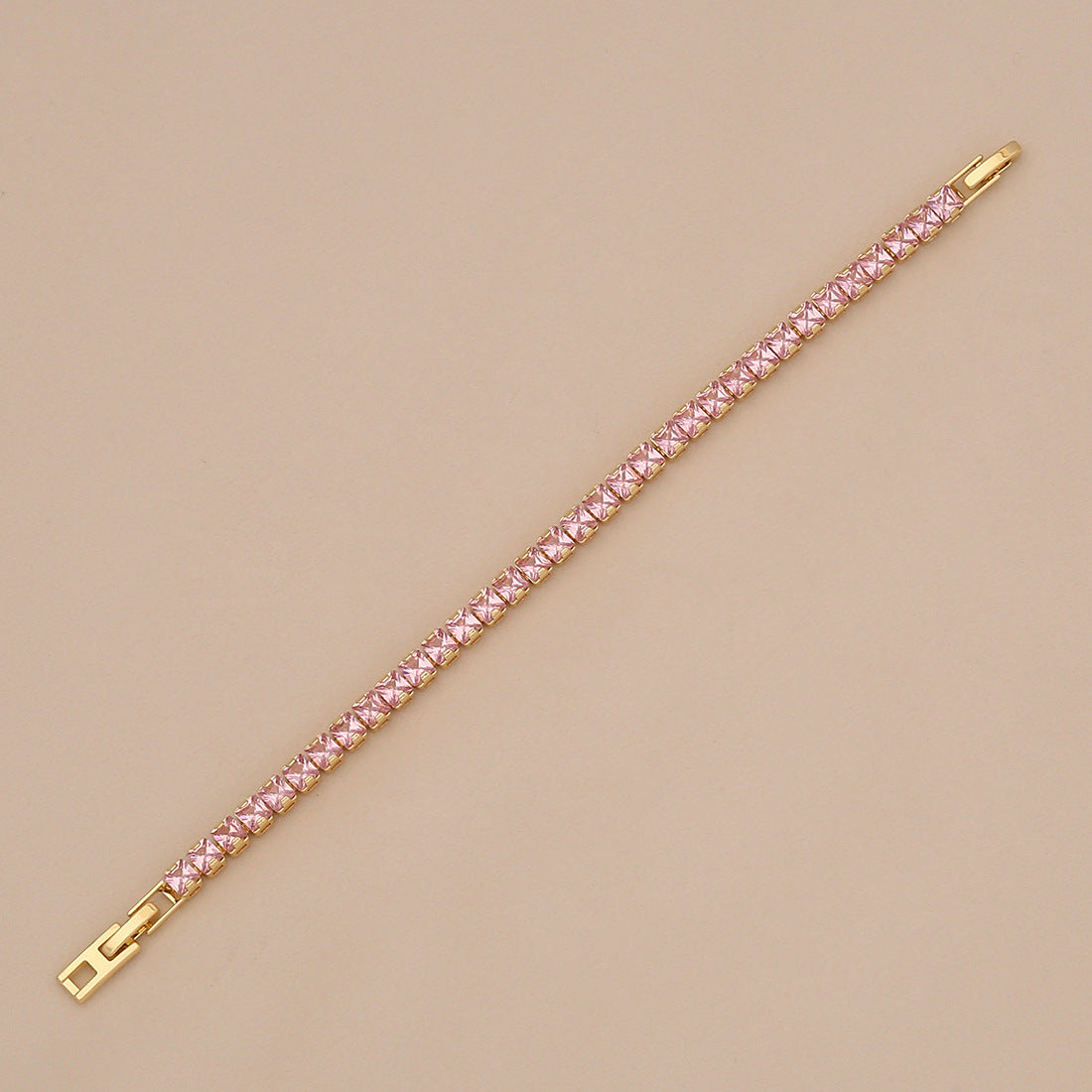 Bracciale quadrato geometrico alla moda da donna con zirconi intarsiati, accessorio chic minimalista da ufficio
