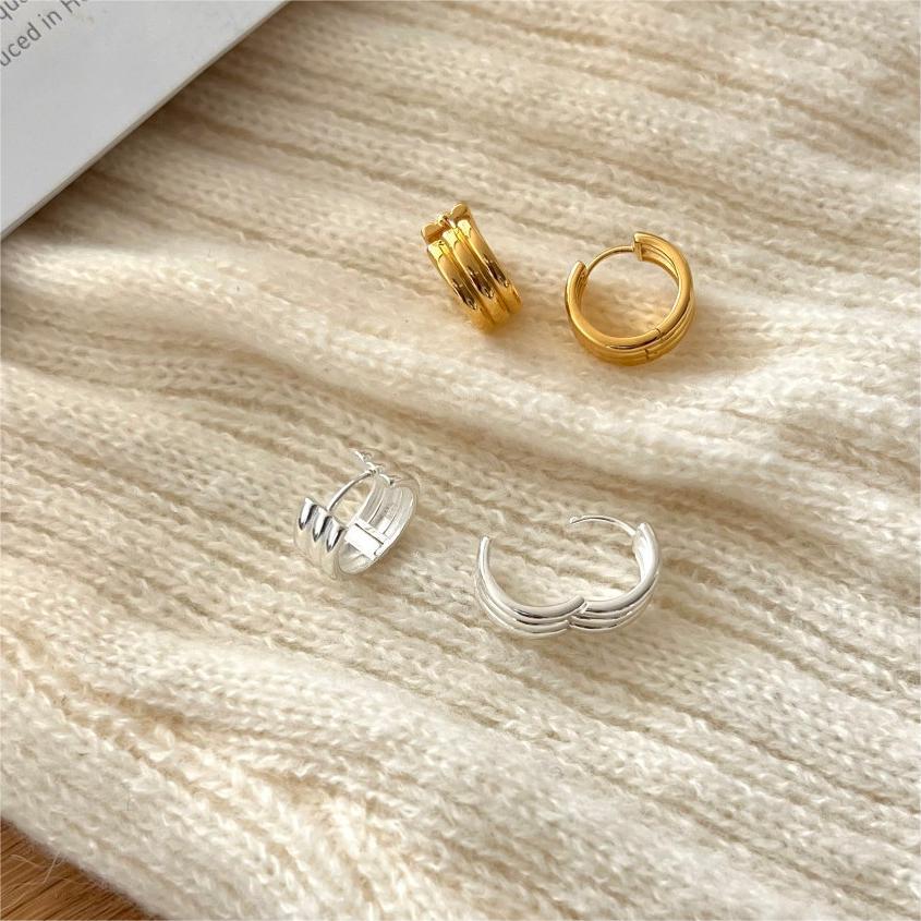 Aretes de barra geométrica de estilo coreano minimalista en plata de ley 925 con acabado chapado