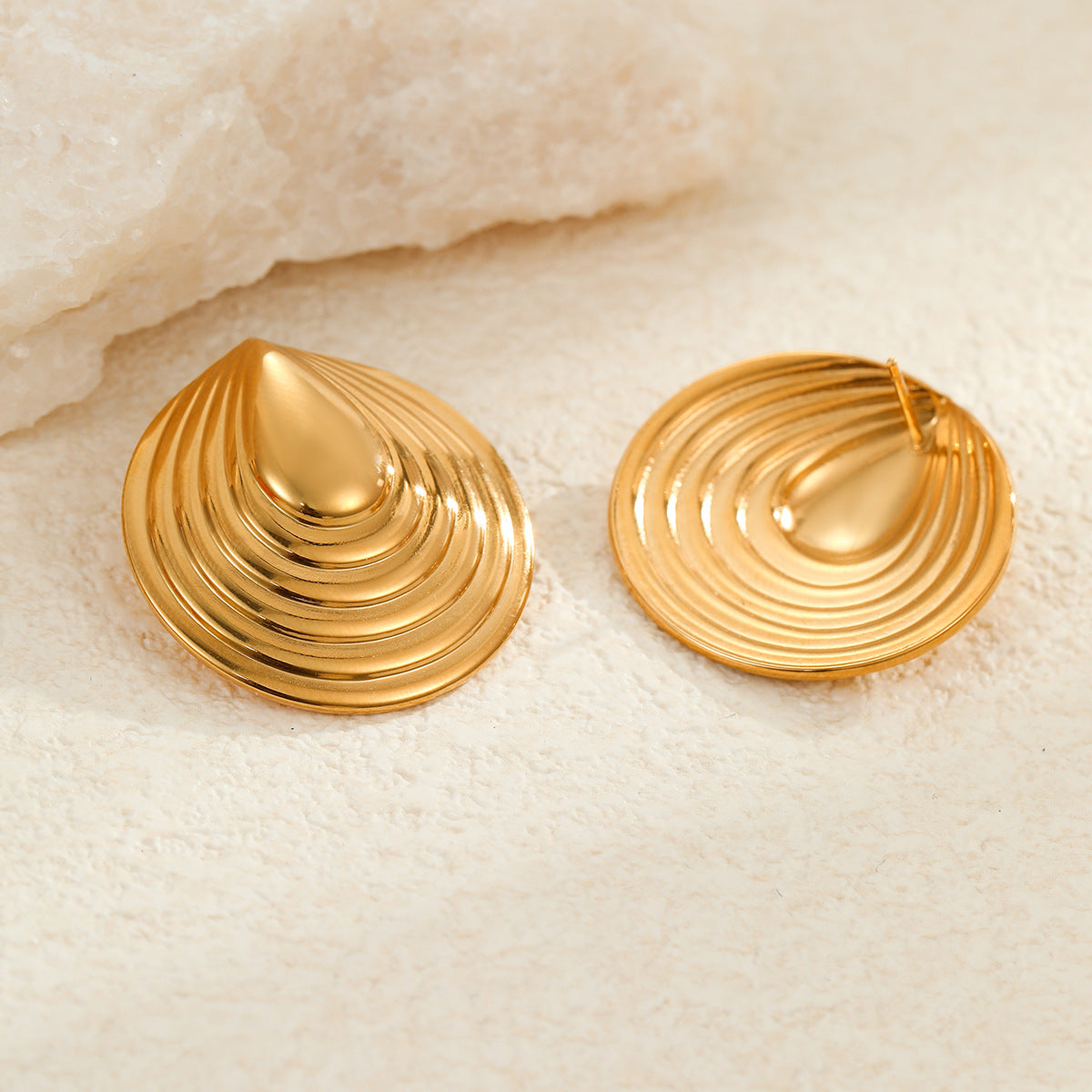 Pendientes de acero inoxidable irregulares con forma de arco de estilo vintage para mujer con acabado chapado, diseño geométrico, ligero y lujoso para uso diario
