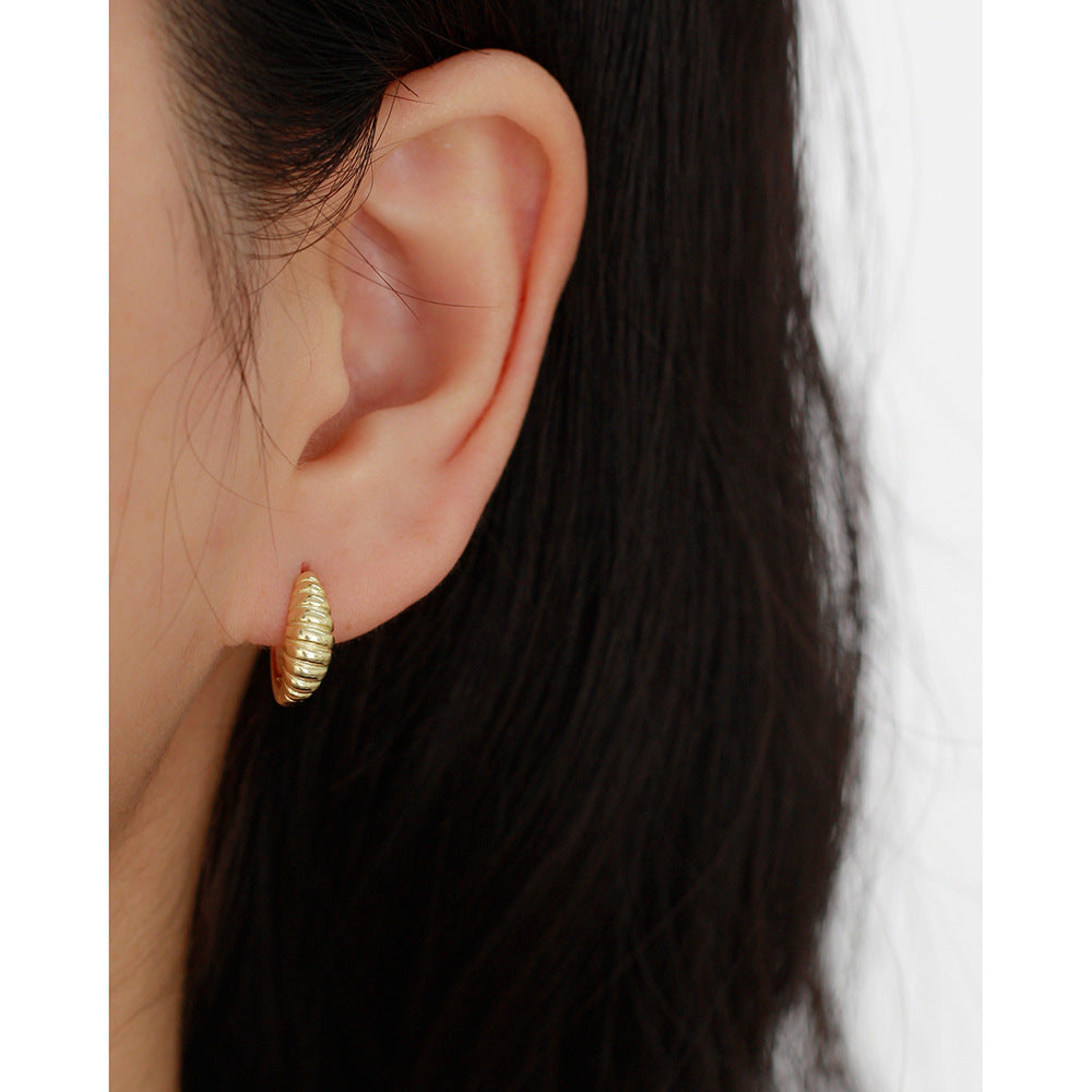 Aretes elegantes de aro en forma de cruasán francés de plata de ley S925 con acabado chapado para mujer