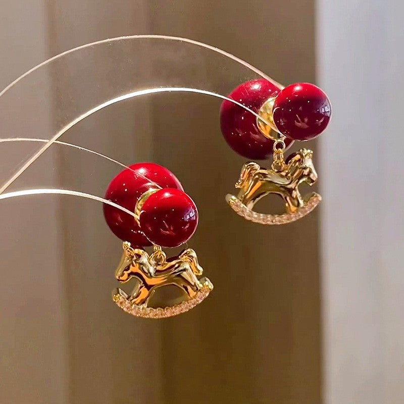 Pendientes de tuerca flocados con forma de caballo estilo lujo con perlas en plata de ley 925 bañada en oro de 18 quilates para mujer