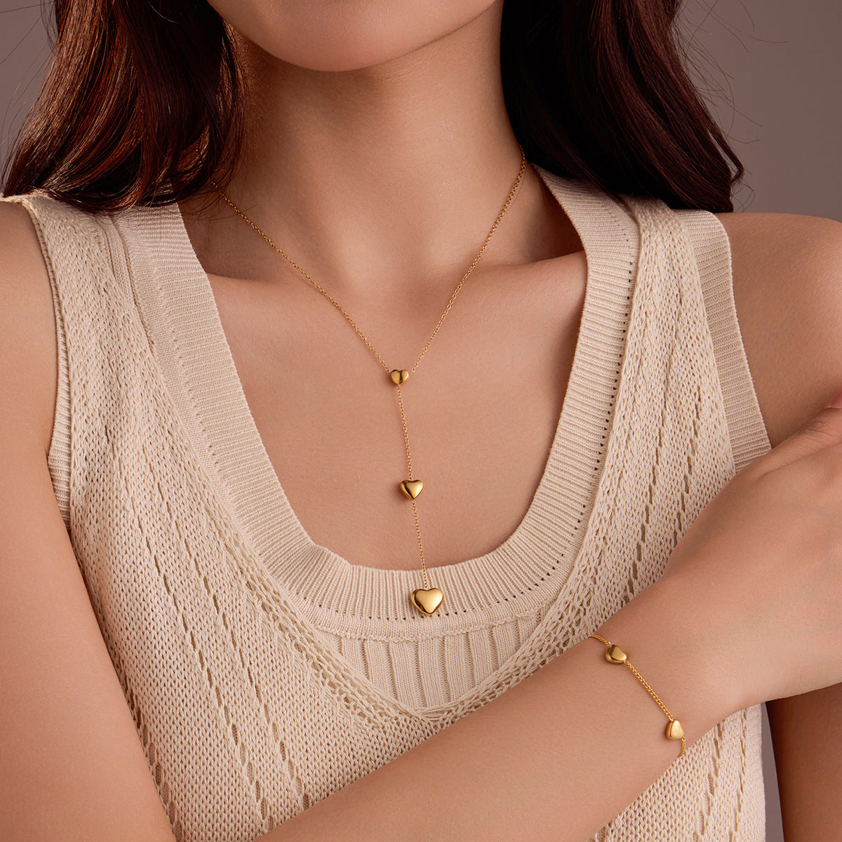 Collar con Colgante de Acero Inoxidable en Forma de Corazón a la Moda con Detalle de Borla, Acabado Bañado en Oro de 18K, para Mujer