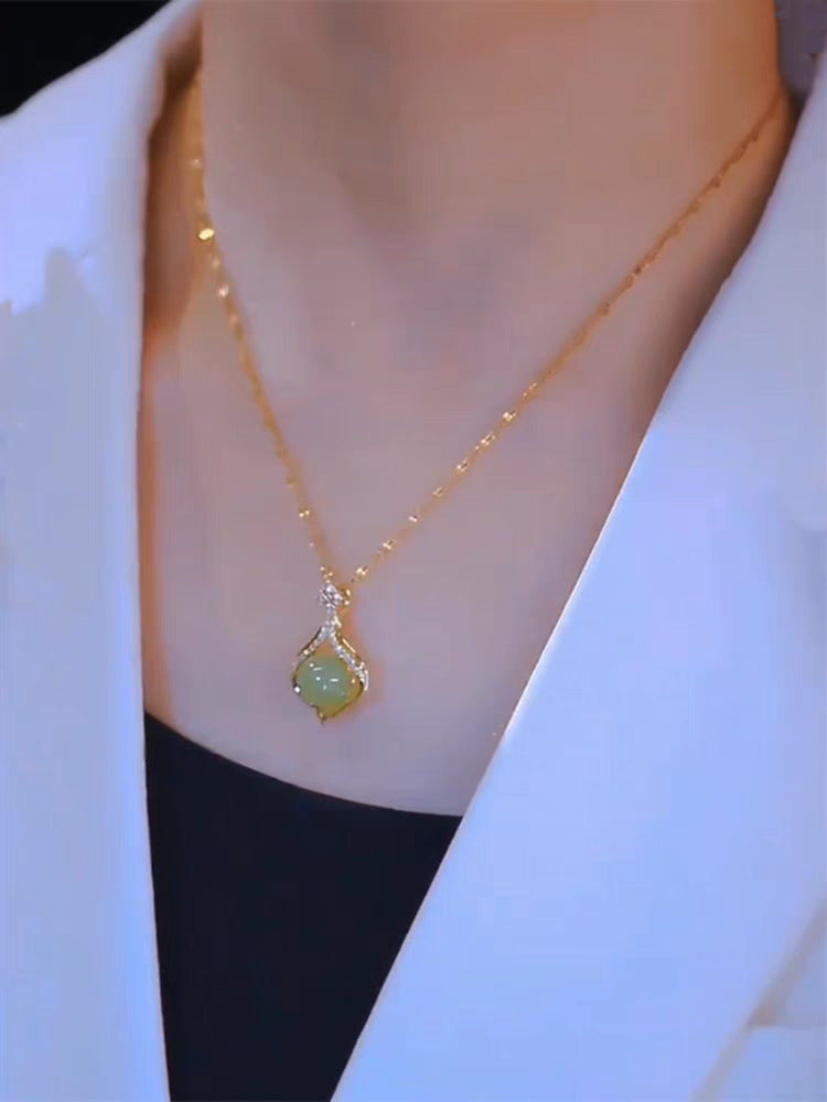 Elegant Minimalist Geometric Pendant Necklace for Women Titanium Steel Clavicle Chain with Hollow Pearl Accent and Rhinestone Inlay