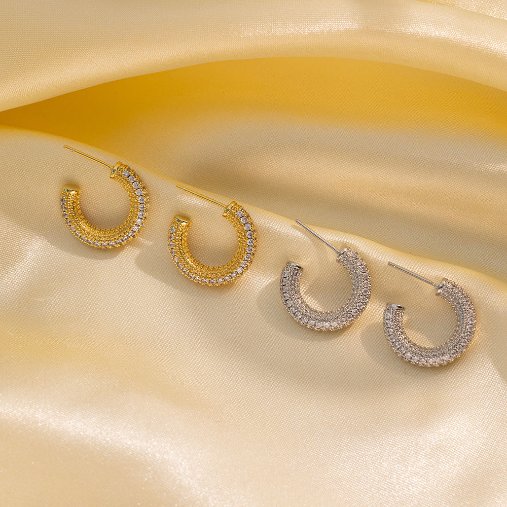 Minimalist Modern Heart-Shaped Titanium Steel Earrings with Gold Plating Hypoallergenic Fashion Jewelry for Women