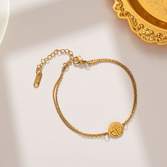 Pulsera Minimalista de Doble Capa con Colgante de Carácter Chino de la Suerte para Mujer, en Acero de Titanio con Acabado Chapado