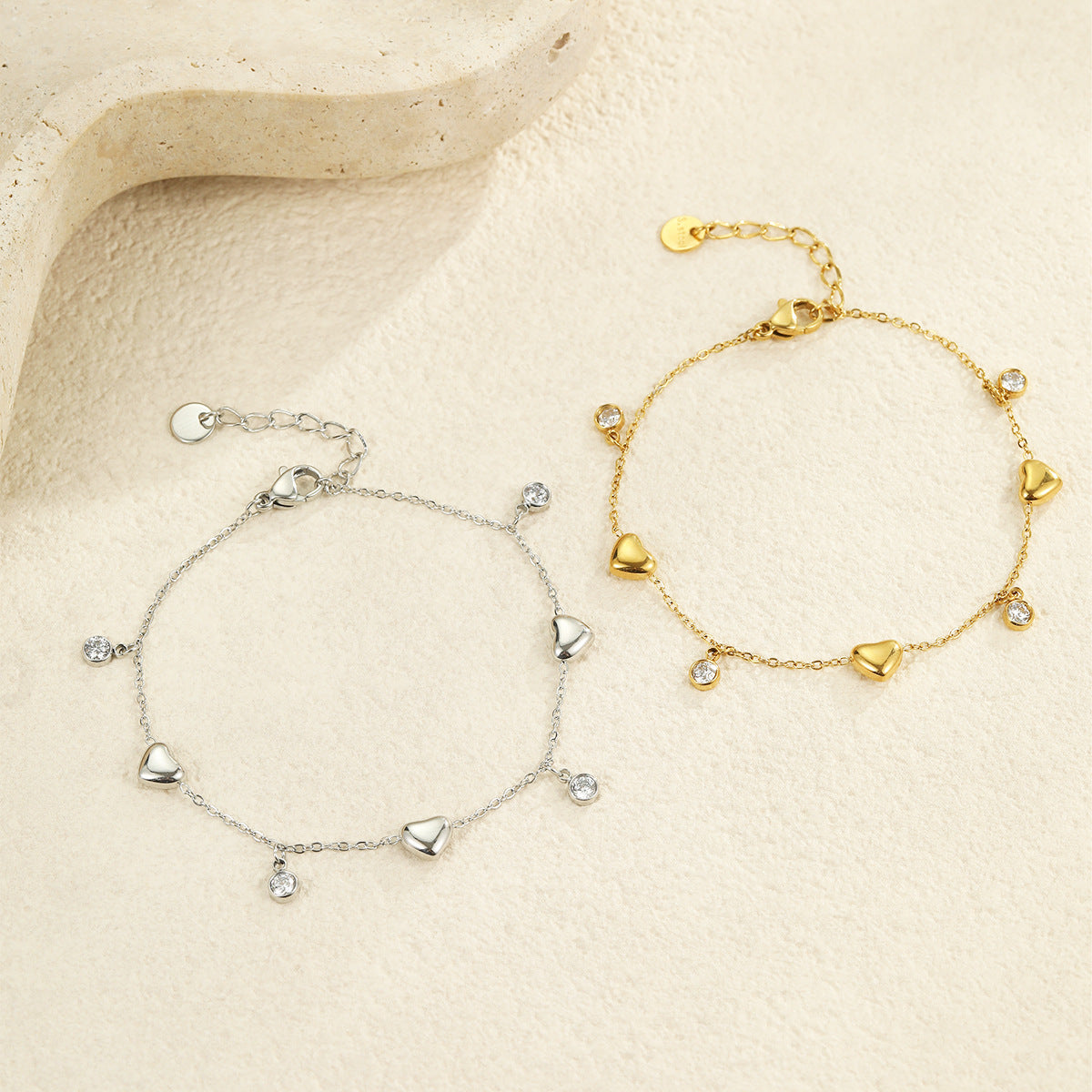 Minimalist Stainless Steel Heart-Shaped Zirconia Bracelet for Women with Plated Finish