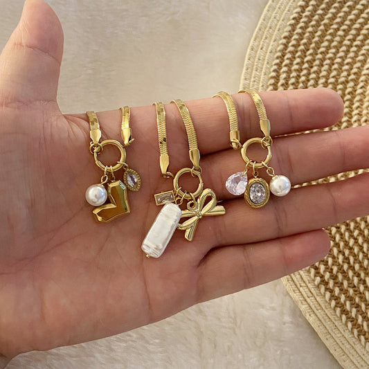Elegante Collana Placcata in Acciaio Inossidabile con Ciondolo a Fiocco a Cuore per Donna