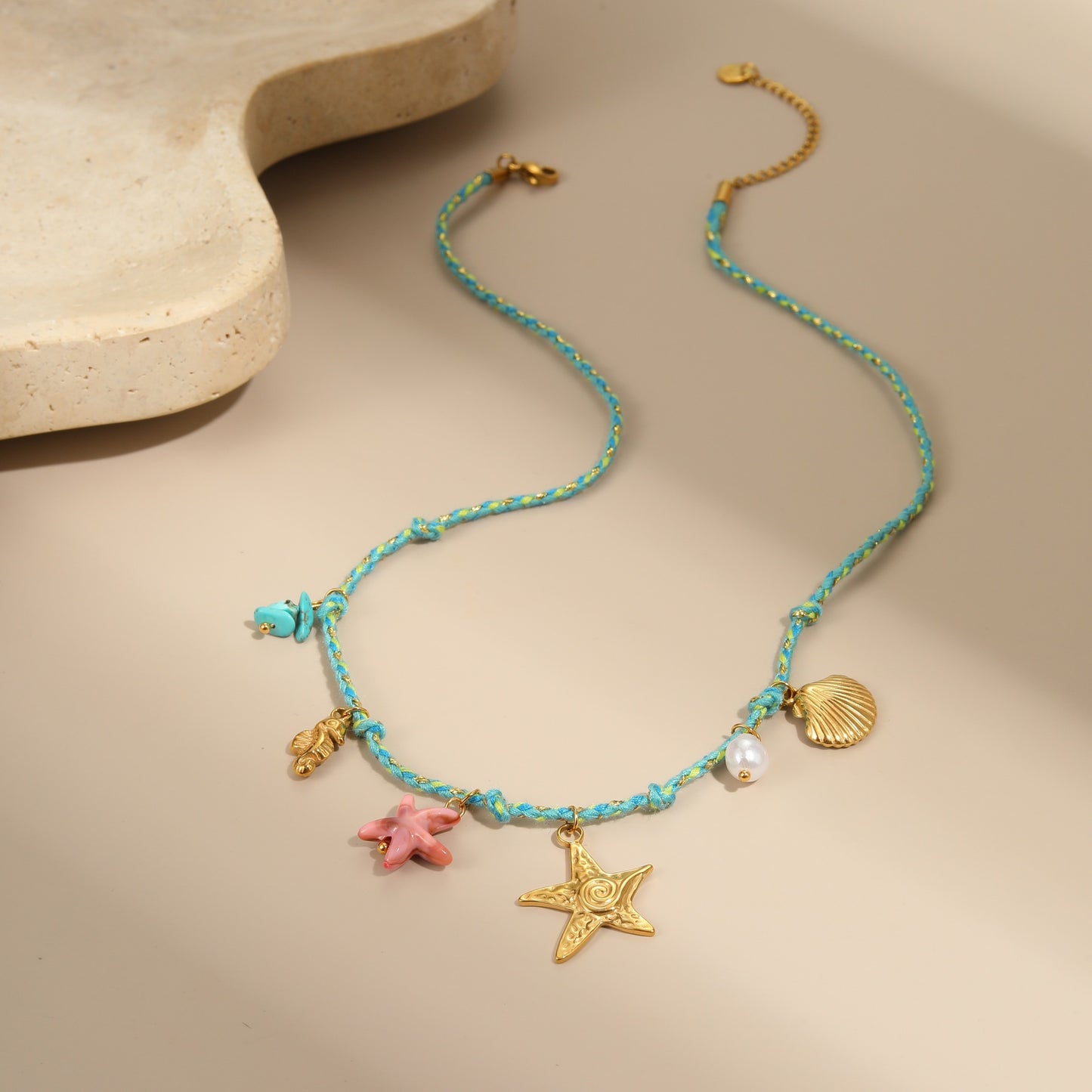 Collar Trenzado Hecho a Mano de Acero de Titanio con Colgante de Estrella y Luna para Mujer, Estilo Oficina a la Moda