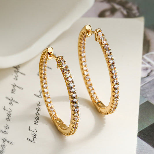 Orecchini a cerchio ovali minimalistici da donna in ottone con placcatura in oro vero e intarsio in zircone
