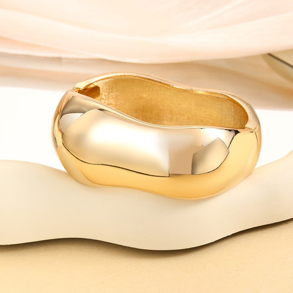Minimalist Geometric Gold-Plated Alloy Bracelet for Women and Men with Spring Opening Design
