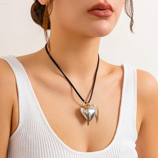 Sporty Casual Heart Shape Alloy Plated Necklace with Resin Pendant for Women