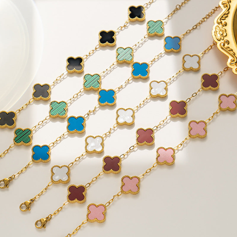 Pulsera Minimalista de Acero de Titanio con Forma de Trébol para Mujer con Baño de Oro e Incrustaciones de Nácar