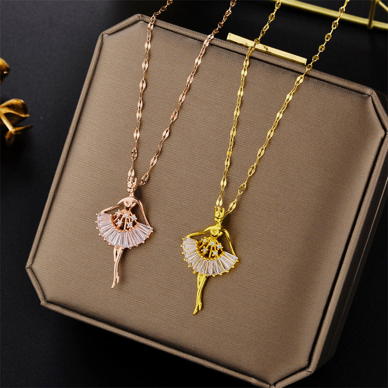 Collana Bambina Ballerina Cartone Animato in Acciaio al Titanio Placcato Oro Rosa con Ciondolo a Labbro su Catena Ondulata per Donna