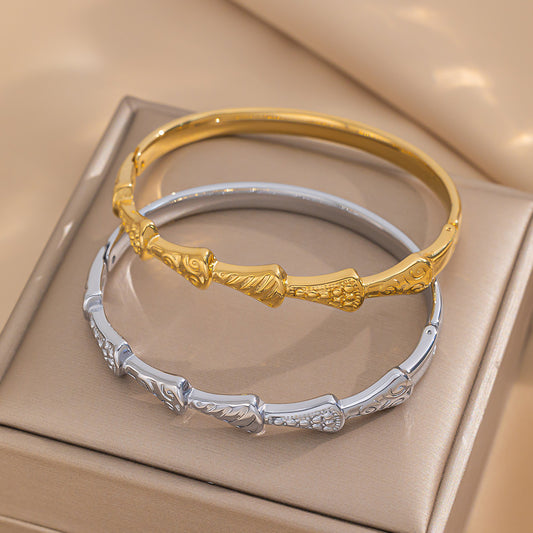 Bracciale da donna placcato sottovuoto in acciaio al titanio con gonna a ventaglio di lusso minimalista