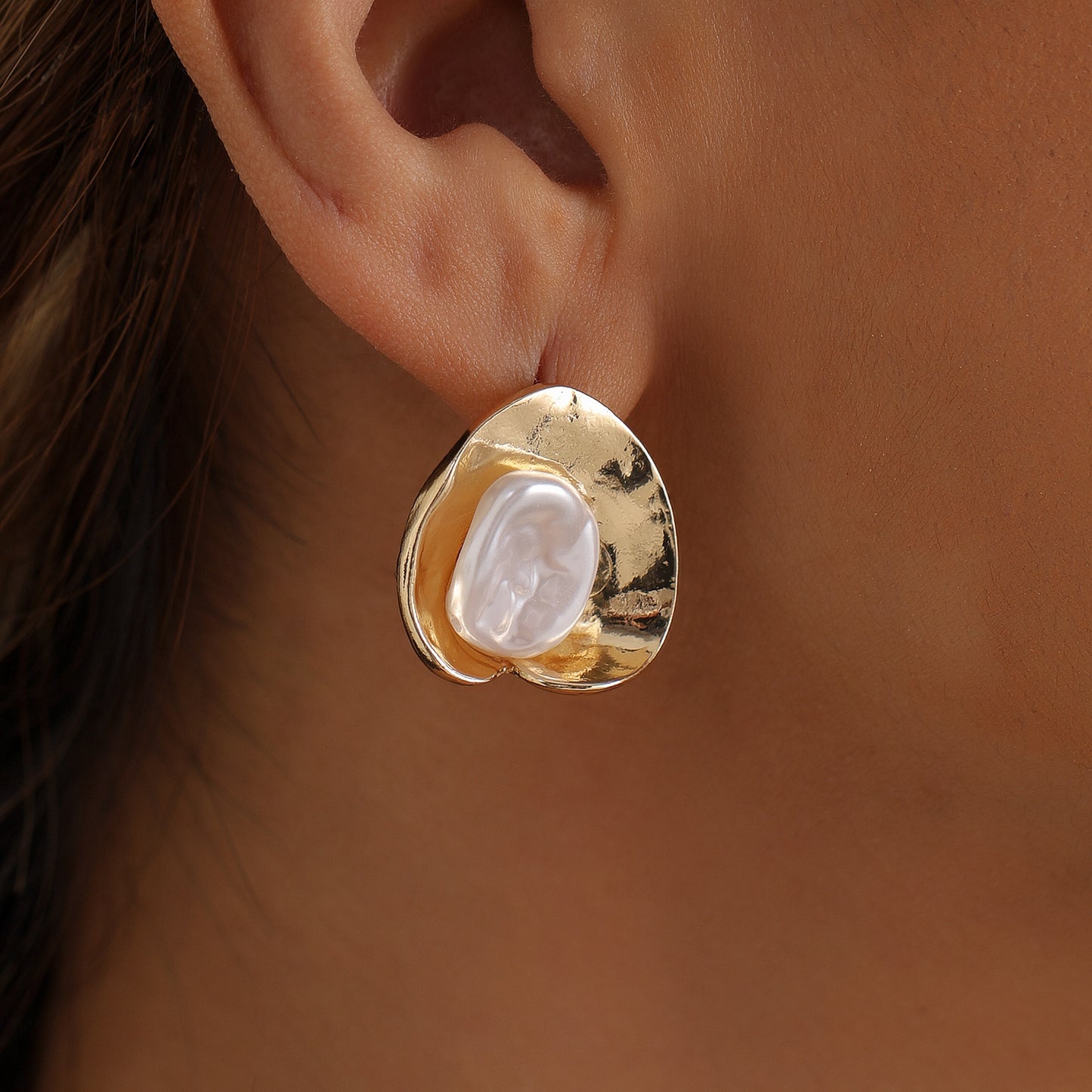 Vintage Geometric Oval Mother of Pearl Inlay Plated Zinc Alloy Earrings for Women