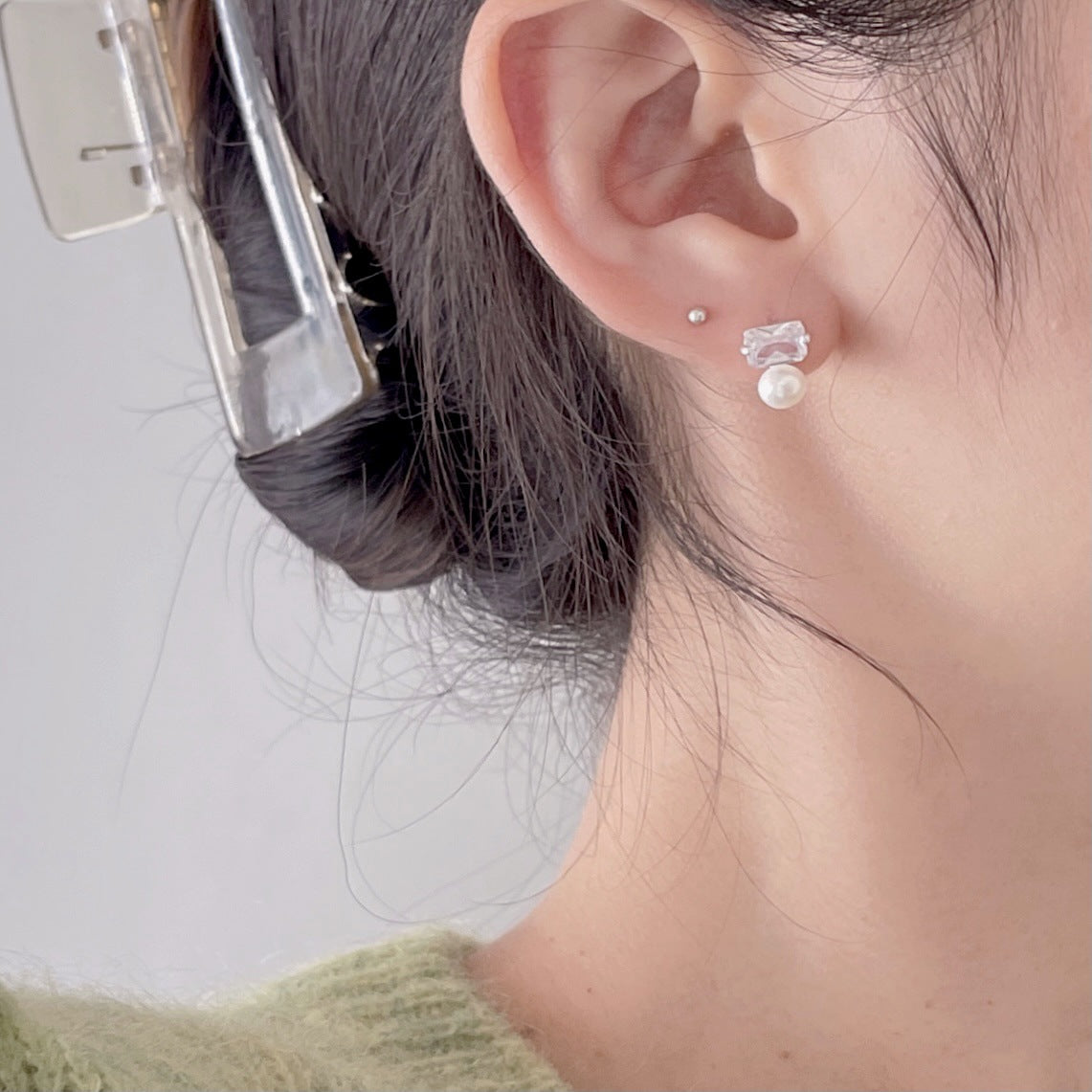 Minimalist Geometric Square-Cut Pearl Stud Earrings in 925 Sterling Silver with Plated Finish