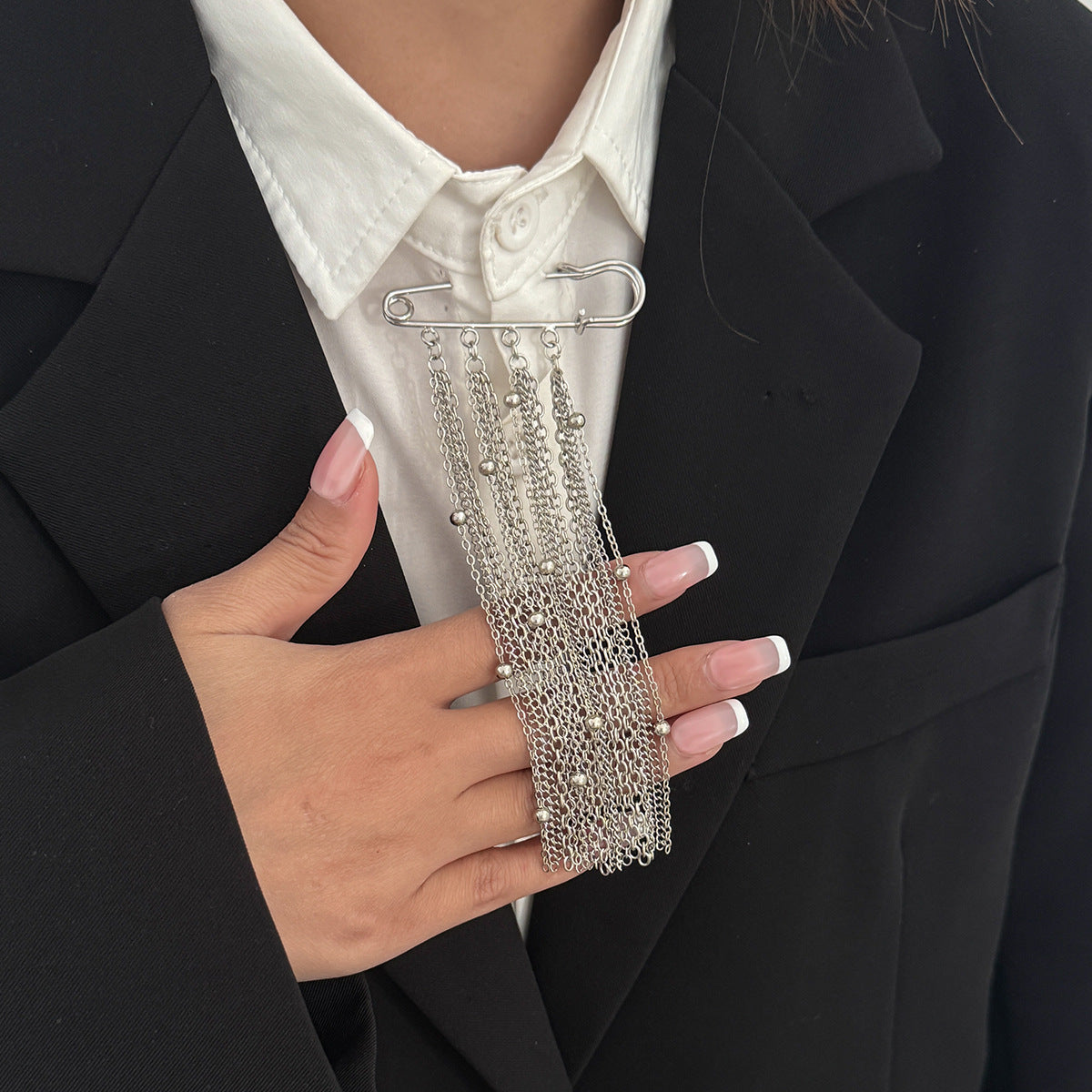 Minimalist Elegant Star Plated Iron Brooch with Tassel Chain for Women