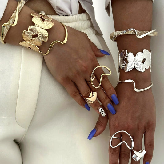 Bracciale Irregolare con Fiore a Farfalla Placcato in Acciaio Inossidabile