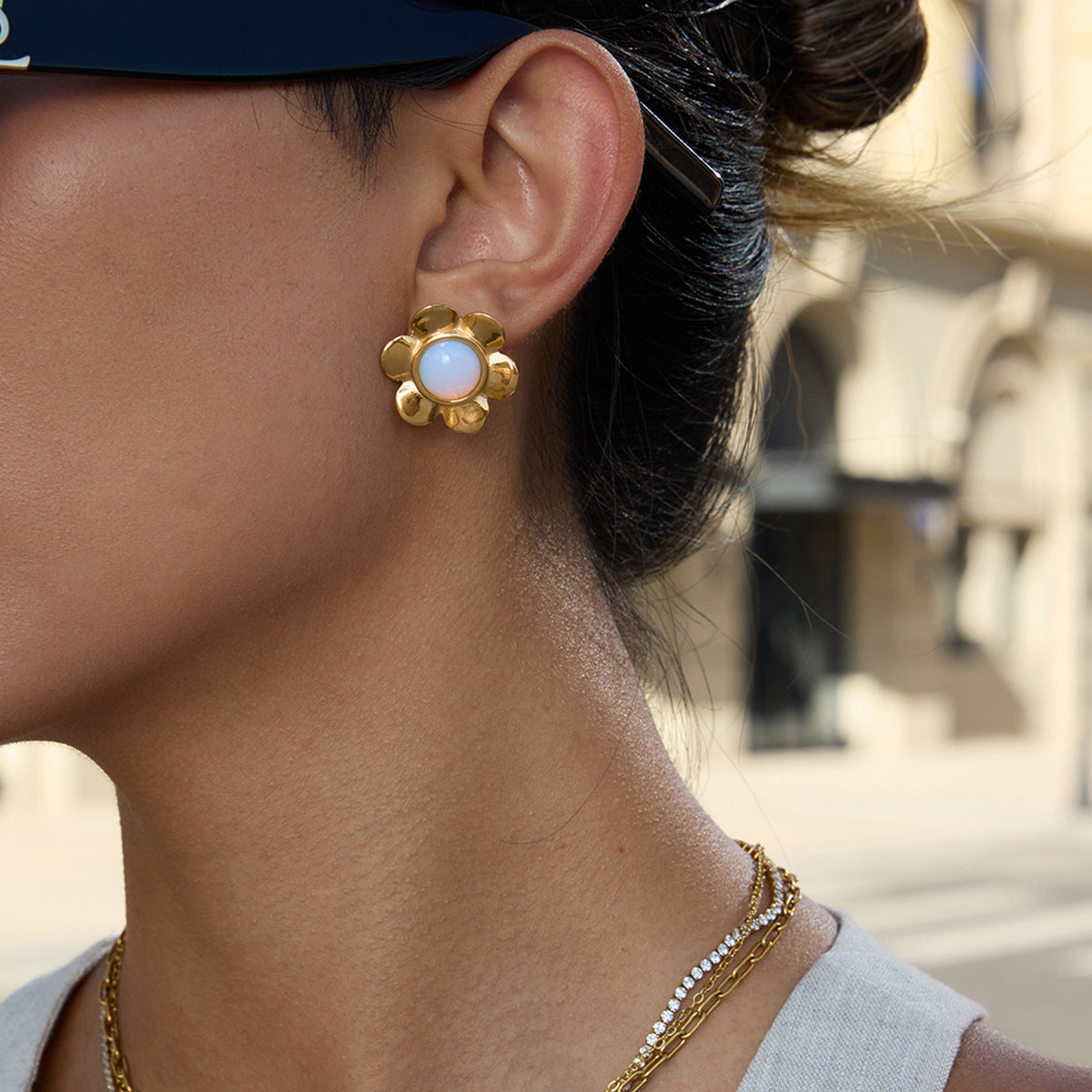 Aretes de flor de lujo para mujer de acero inoxidable chapado en oro de 18 quilates