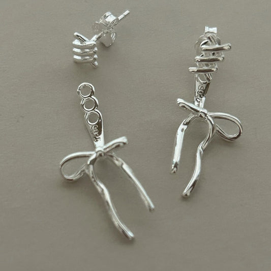 Orecchini a perno con fiocco minimalisti in Argento Sterling 925 con Finitura Lucida da Donna