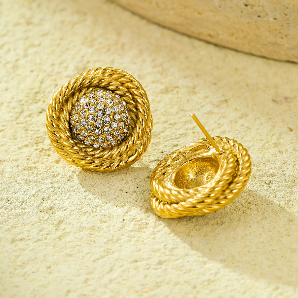 Pendientes de Aro de Acero Inoxidable Vintage con Incrustaciones de Circones para Mujer, Diseño Circular Pulido con Acabado Chapado Premium
