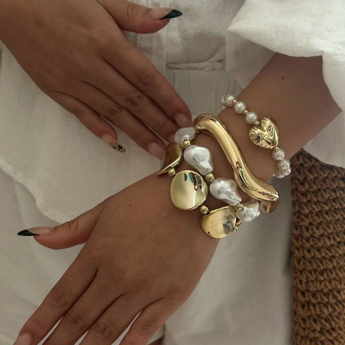 Fashion Geometric Round Acrylic Beaded Bracelet for Women