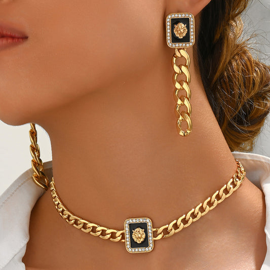 Fashionable Animal-Themed Lion Pendant Necklace Set with Rhinestone Inlay in Alloy for Women, Cuban Chain Collar Jewelry