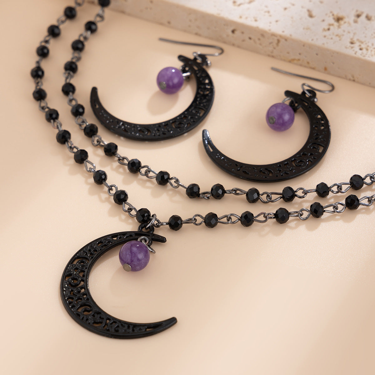 Collana gotica dark stile luna cava con perle di cristallo su catena fatta a mano da donna