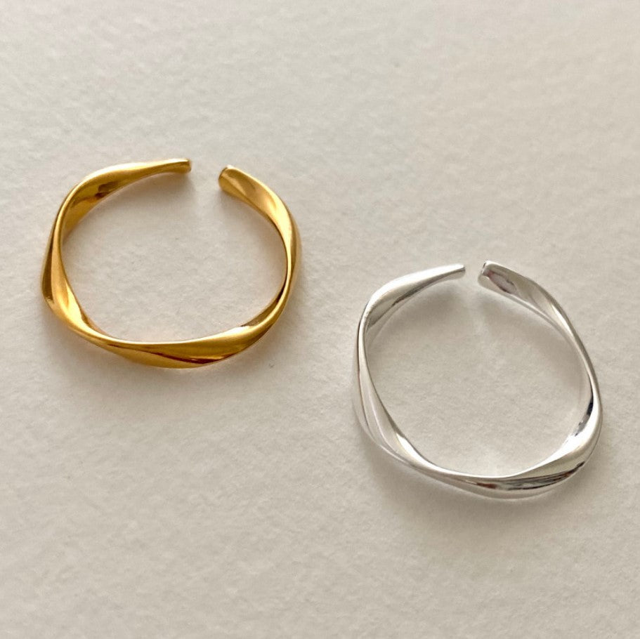 Anillo de Plata Esterlina S925 Geométrico Minimalista para Mujer con Banda Trenzada Lisa y Diseño de Líneas Limpias