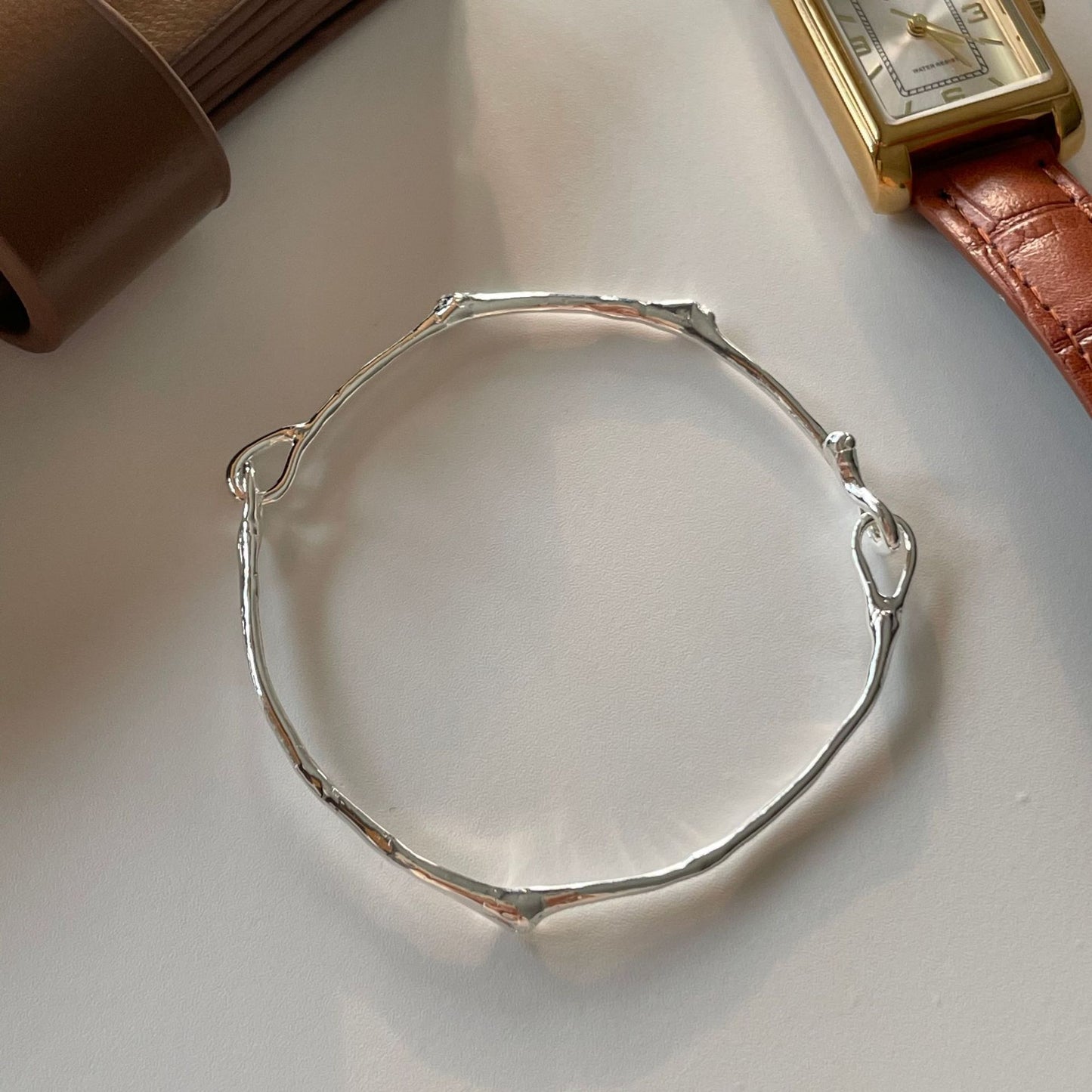 Pulsera Minimalista Irregular de Plata de Ley S925 con Acabado Texturizado