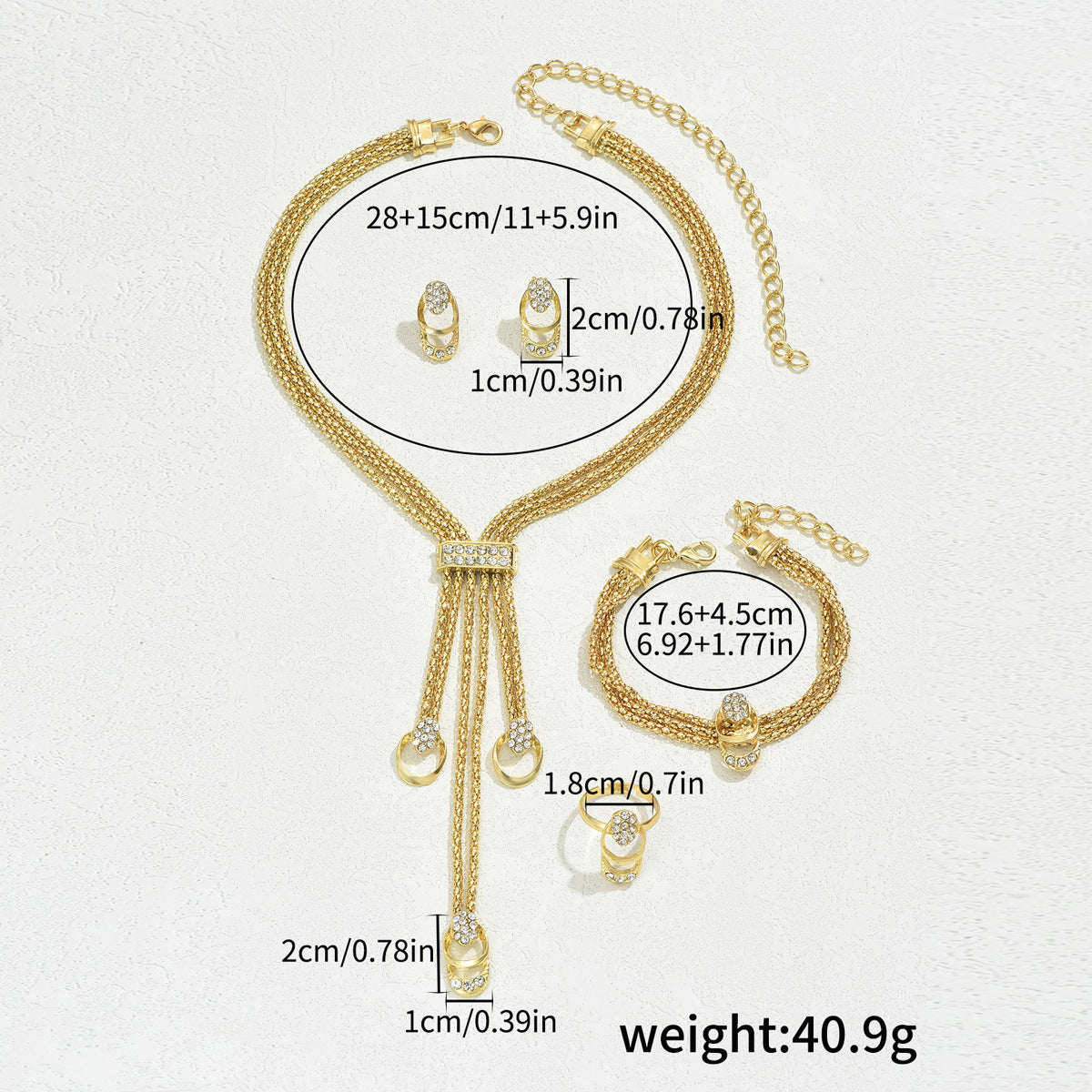 Set di collana, orecchini e anello in lega geometrica fresca e minimalista con intarsio in zircone, catena per clavicola e anello per indice