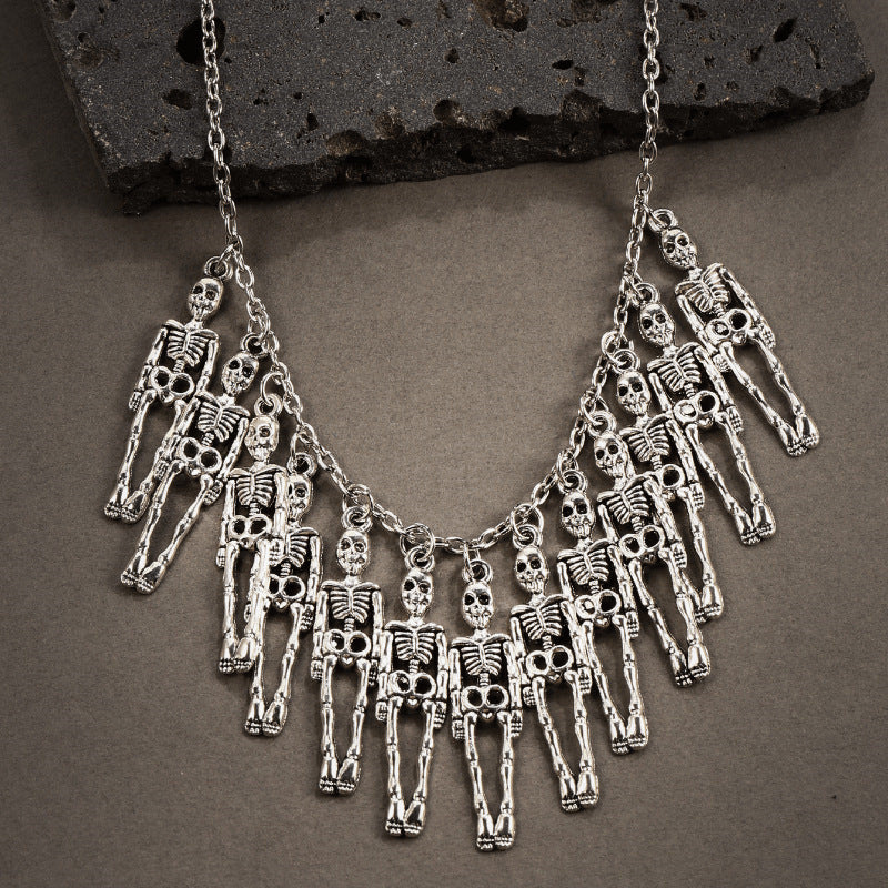 Juego de collar con colgante de calavera oscura gótica con cadena de aleación galvanizada para disfraz de Halloween, joyería punk unisex llamativa