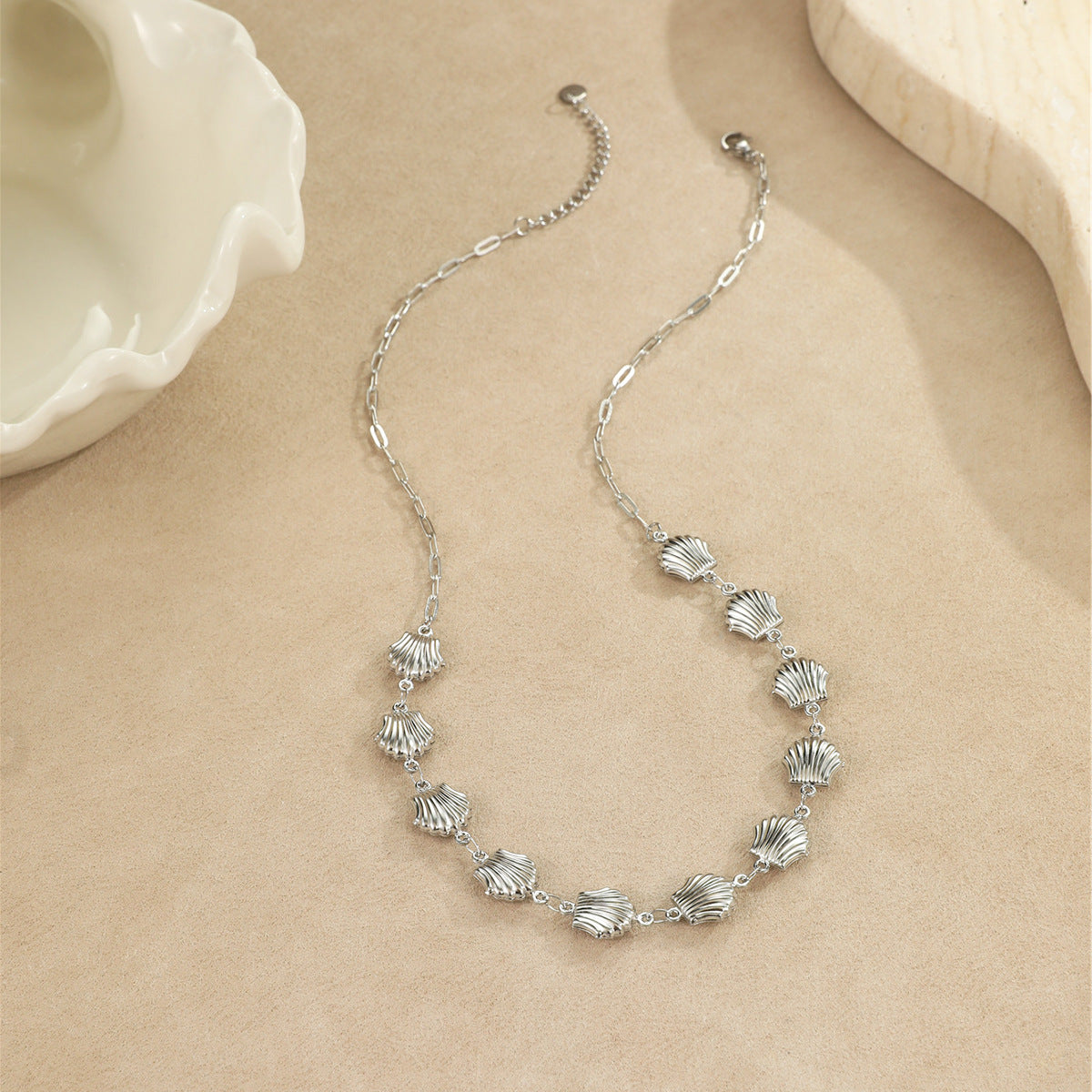 Collar con colgante de estrella de mar y concha marina minimalista de moda en acero inoxidable con acabado chapado para mujer
