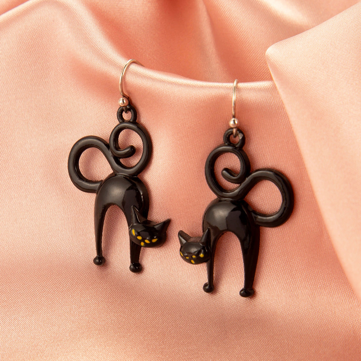 Pendientes de Araña y Calavera con Temática de Halloween y Motivo de Calabaza en Aleación con Acabado Chapado en Oro para Uso Unisex