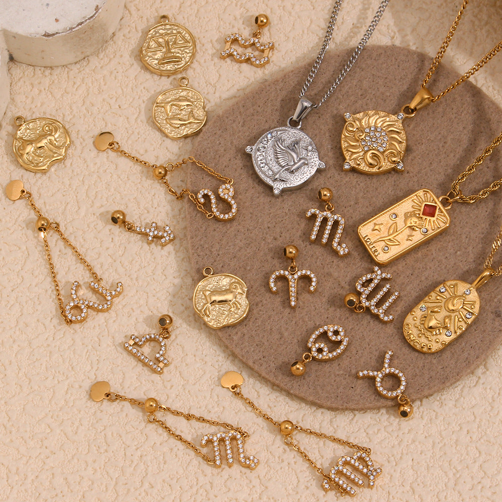 Collana con ciondolo a tema zodiacale in acciaio inossidabile placcato oro 18 carati e cordino regolabile da donna