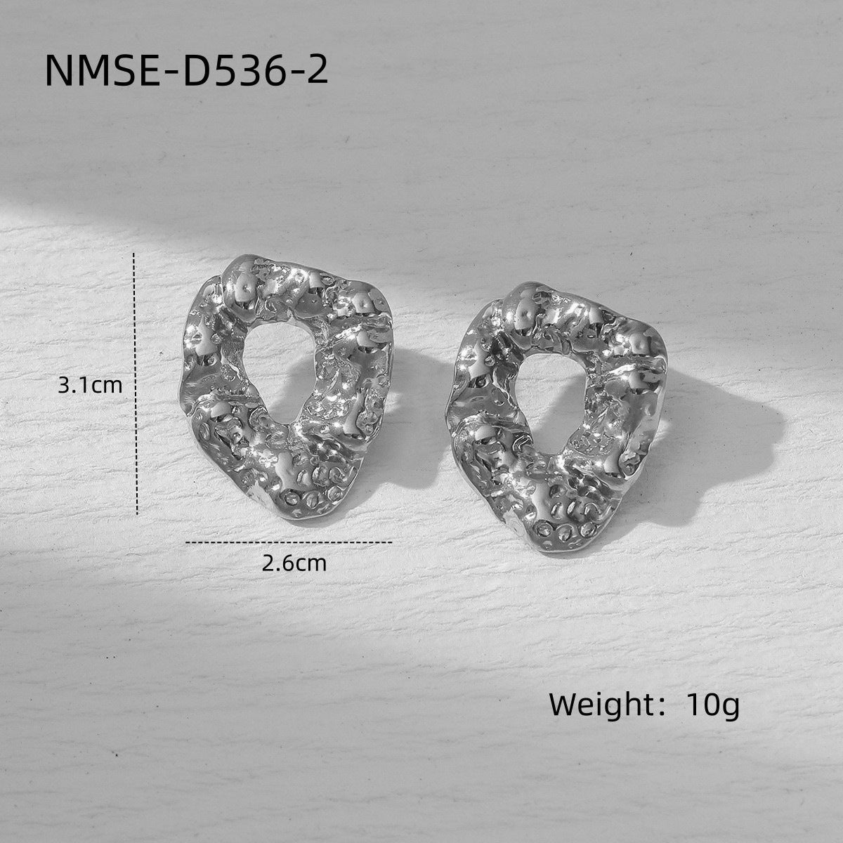 Pendientes de tuerca de acero de titanio texturizado irregular geométrico minimalista para mujer con acabado mate tipo roca y superficie galvanizada