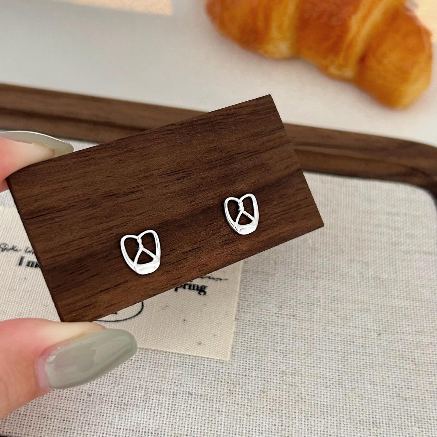 Minimalist Letter-Shaped 925 Sterling Silver Stud Earrings with Gold Plating, Heart Accent, Fresh and Sweet Style