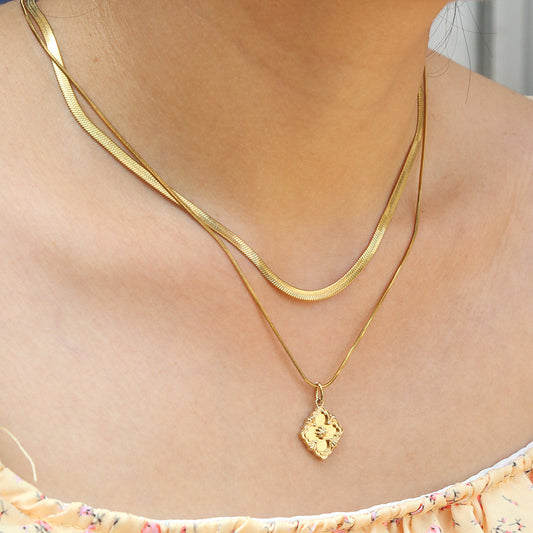 Minimalist Geometric Stainless Steel Plated 18K Gold Delicate Clavicle Necklace Snake Chain for Women