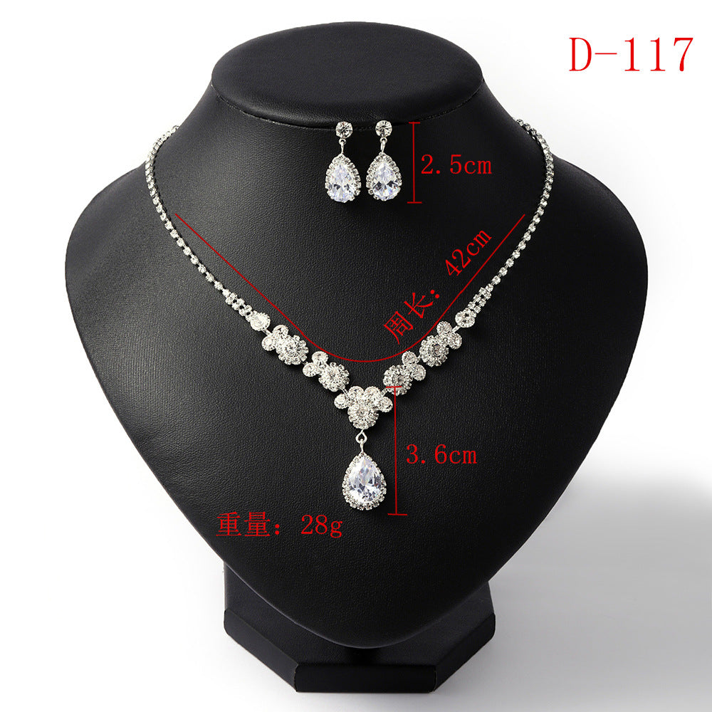 Fashionable Water-Drop Pendant Necklace and Earrings Set for Women with Rhinestone Inlay in Alloy, Wavy Chain Style