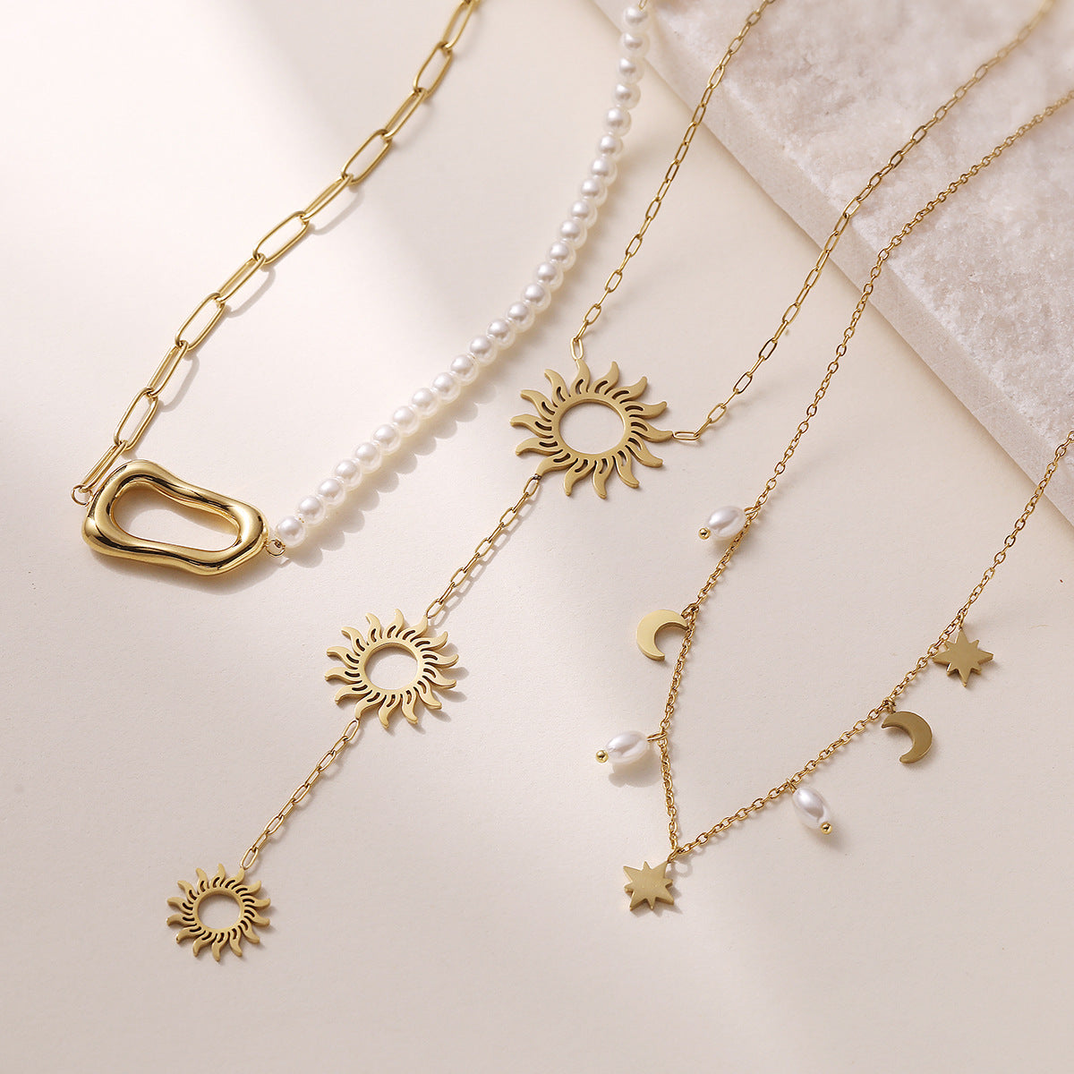 Collana con Pendente Geometrico Minimalista in Acciaio Inox da Donna con Placcatura in Oro 18K, Catenina a Locket dalla Forma Irregolare