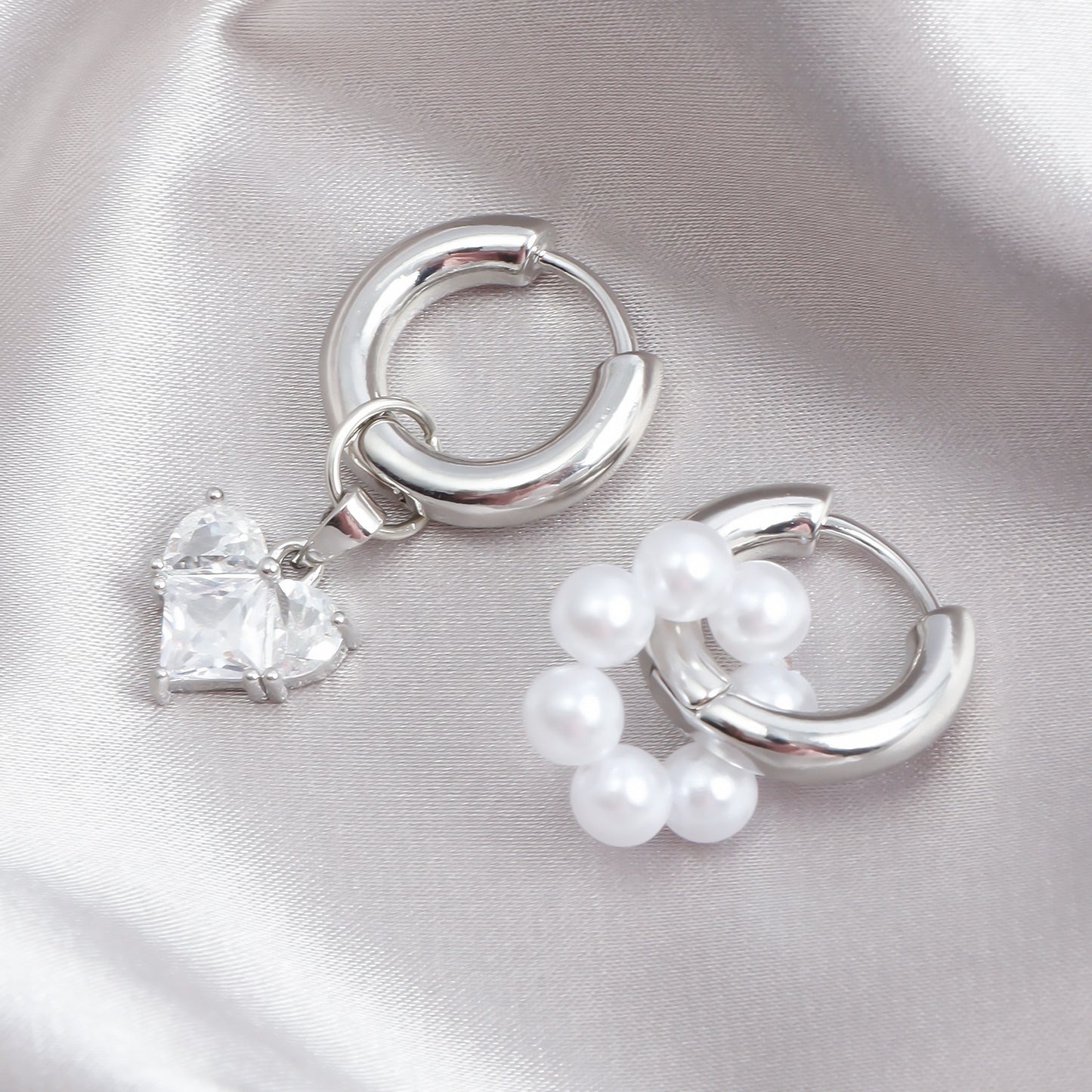Pendientes de aro dobles de moda con colgante de corazón de circonita, ligeros, de metal de lujo, para mujer