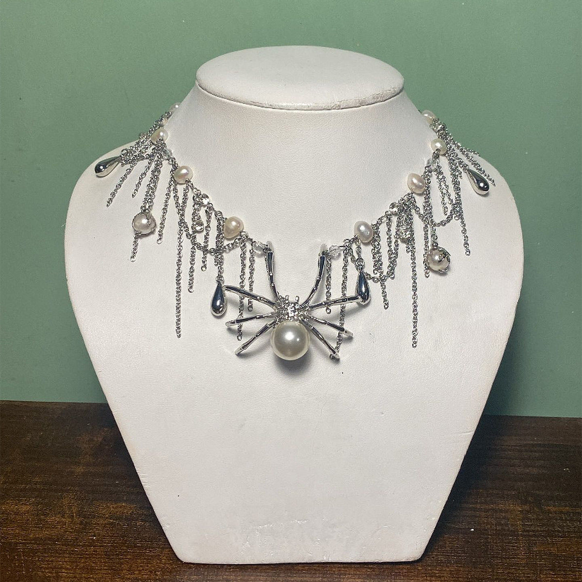 Collar de Calavera y Ángel Gótico Oscuro de Halloween para Mujer con Material de Aleación y Acabado Chapado, Diseño Geométrico, Cadena de Collar en Capas
