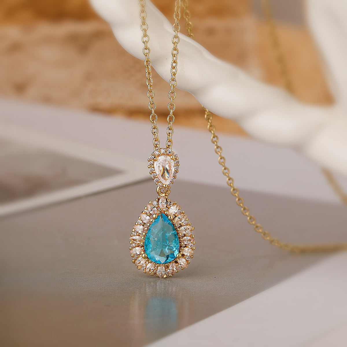 Minimalist Teardrop-Shaped Copper Necklace with 18K Gold Plating and Cubic Zirconia for Women